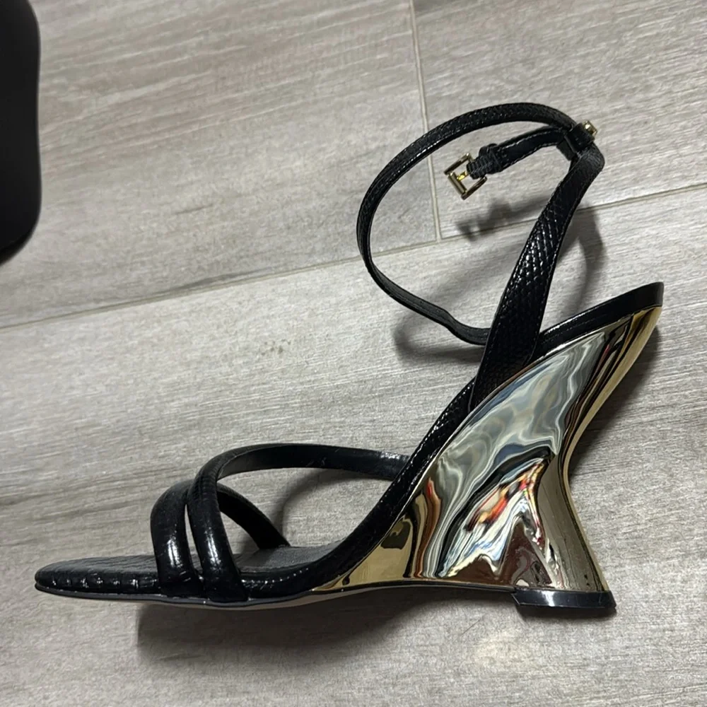 NWOT MICHAEL KORS BLACK AND GOLD WEDGE SANDALS